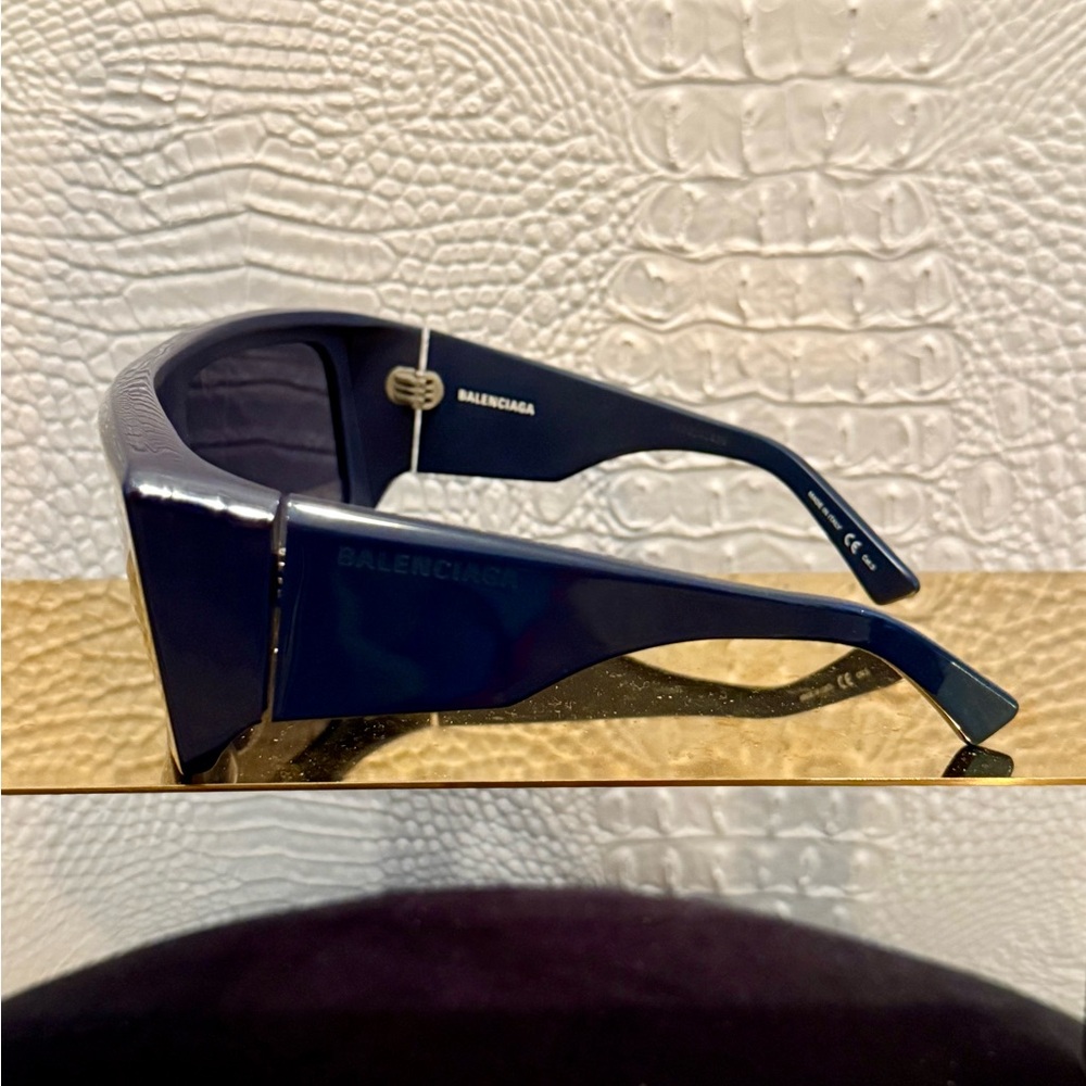 BALENCIAGA Navy Blue Sunglasses (BB0002S/004) - Picture 4 of 12